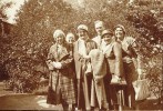 Kirsten og Adolf med familie